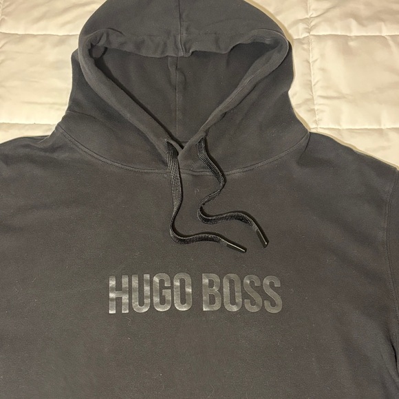 Hugo Boss Black Short-Sleeved Hoodie with Logo - Picture 2 of 12